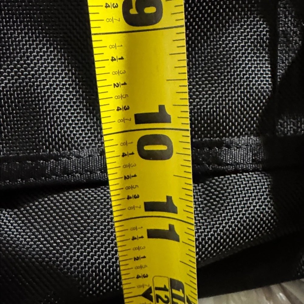 Timbuk2 Messenger Laptop Bag travel luggage bag 16 x 12 padded YKK